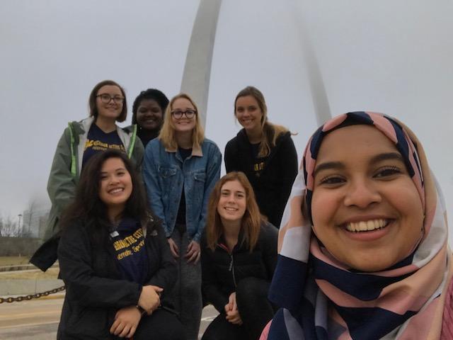 Students at the St. Louis Arch